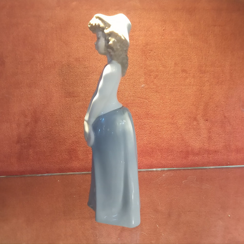 Figura De Porcelana Nao Lladro Antigua Señorita Joven Niña Azul Acero (Usado)