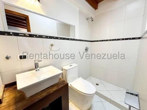 Casa Duplex Con Lindo Jardin En Calle Cerrada En Alquiler Prados Del Este I