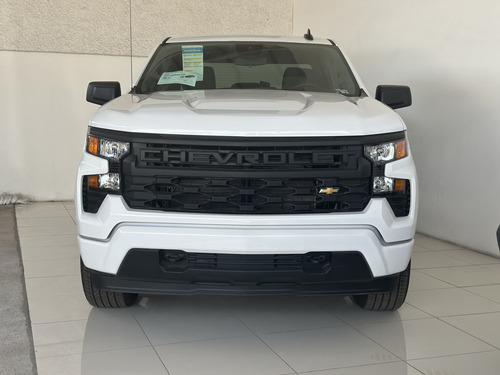 Chevrolet Silverado 5.3 V8 Custom Doble Cabina 4X4 At