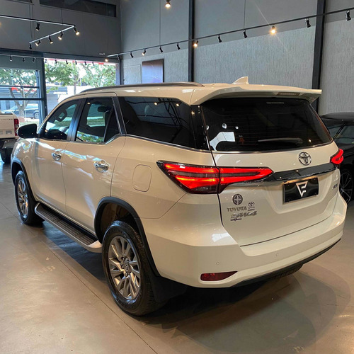 Imagem 6 de 15 de Toyota Sw4 2021 2.8 Tdi Srx 7l 4x4 Aut. 5p 204 Hp