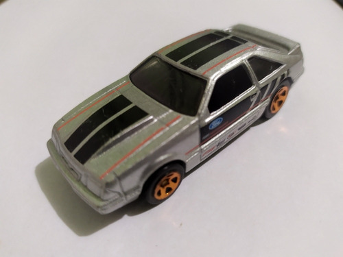 Hot Wheels  92 Ford Mustang  Ford Performance Coleccion