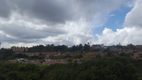 Alto Hatillo Espectacular Dúplex Financiamiento 50% Sin Intereses En 24 Meses Exclusivo Edificio Muy Joven Pozo De Agua 2habitaciones 3baños 2puestos Maletero Hermosa Vista Calle Cerrada Vigilancia