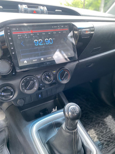 Imagen 10 de 24 de Toyota Hilux 2.4 Td Mt 4x4