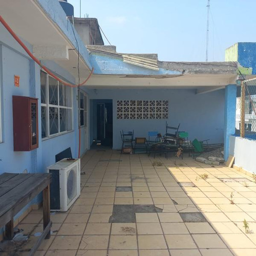 Renta Primer Piso 200 M² En Edificio Col. Obrera Poza Rica Veracruz