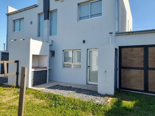Imagen 2 de 10 de Duplex A Estrenar De 3 Ambientes Con Cochera.