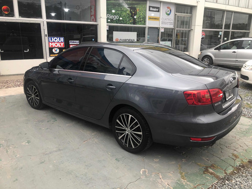 Volkswagen Vento 2.0 Sportline Tsi 200cv Bi-xenon Dsg 2014