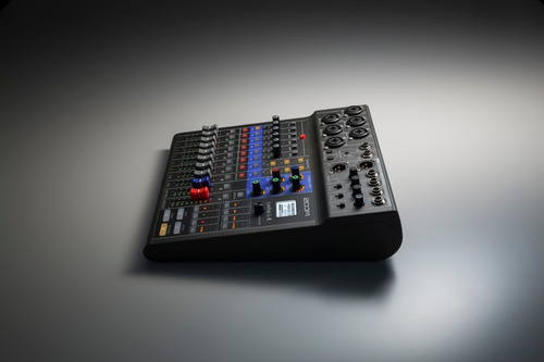 Zoom Mixer Livetrak L8 127/220v