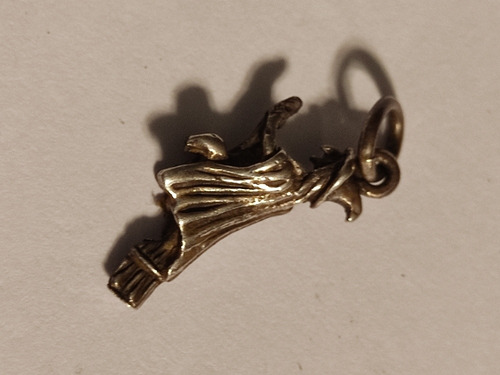 Dije Bruja Escoba Plata 925 Maciza Exclusiva Kendra Joyas