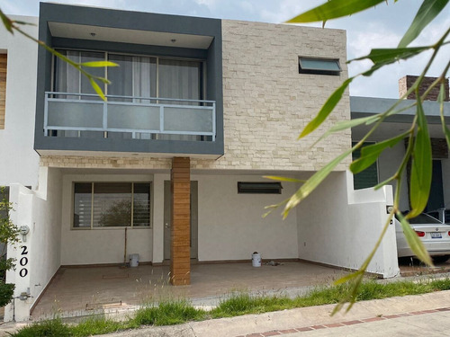Casa En Venta En Lomas Punta Del Este A 2 Cuadras De Walmart