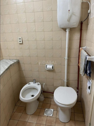 Excelente Oficina En Ciudad Vieja Por Cerrito