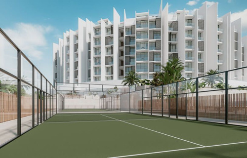 Condo Con Terraza Que Tiene Vista Al Mar, Cuatro Recamaras,