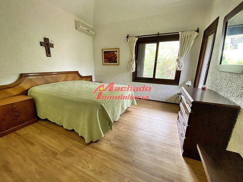 Hermosa Casa En Venta En Playa Mansa- Ref: 5740