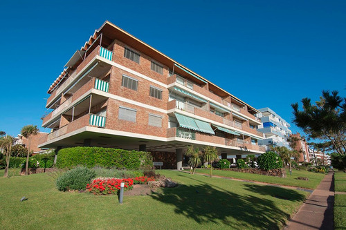 Imagen 1 de 14 de Alquiler Apartamento Rambla Y Parada 15 De Playa Mansa