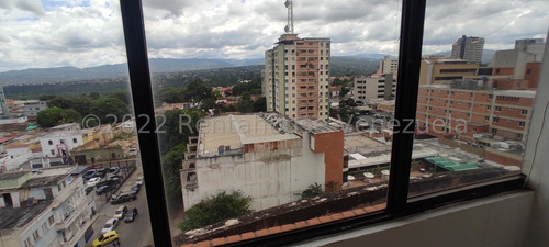 Karen García Vende Una Amplia Y Espaciosa Oficina En El Centro De Barquisimeto, Ideal Para Tu Empresa, Buena Vista Al Manzano, Grandes Espacios.