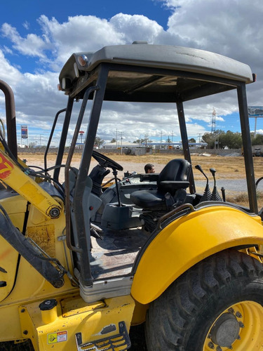 Retroexcavadora New Holland 2014 Mod. B90 4x4 Mexicana