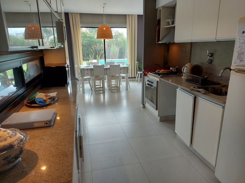 Imagen 10 de 29 de Casa En Venta En Santa Clara - Benavidez - Tigre