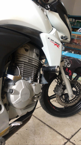 Imagem 1 de 6 de Honda Cb300