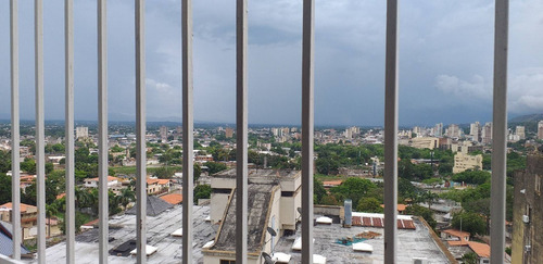 Imagen 29 de 30 de Re/max. Iris Hernandez. Vende Apartamento (170m2). Lomas Del Este. Valencia. Codigo 447404