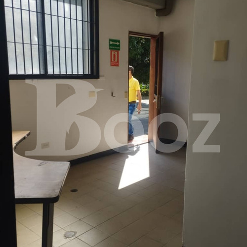Alquiler De Piso Industrial, Guarenas, 52mt2
