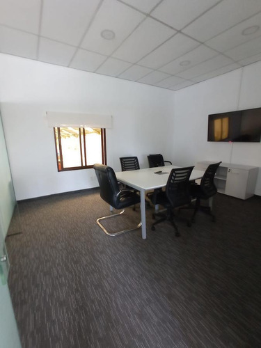 Imagen 14 de 30 de Gran Deposito Con Oficinas , 1100 M2 Proximo Al Puerto Con Renta De U$s 3500 !!