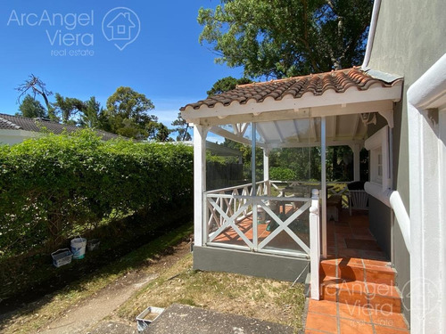Casa - La Arbolada - En Barrio Priado -punta Del Este