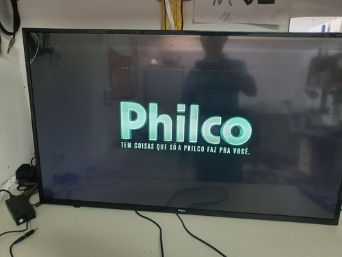 Imagem 1 de 5 de Tv Philco Ph43e30 Dsgwa Tela Trincada Obs:não Pra Assistir 