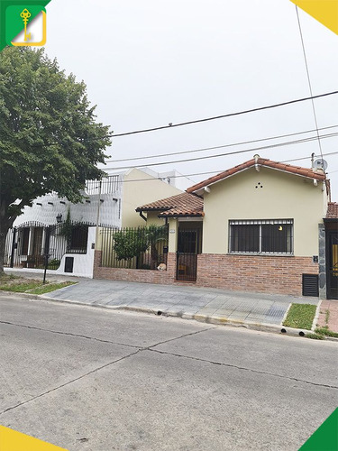 Casa En Venta En Villa Ballester