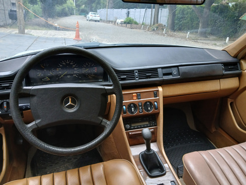 Mercedes-Benz 230 2.3 E