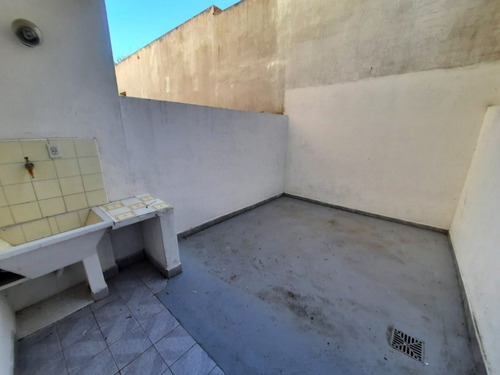 Imagen 12 de 12 de Amplio Departamento Dos Ambientes En Planta Baja Con Patio