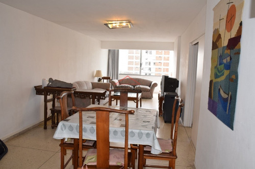 Apartamento En Peninsula, 2 Dormitorios *- Ref: 4764