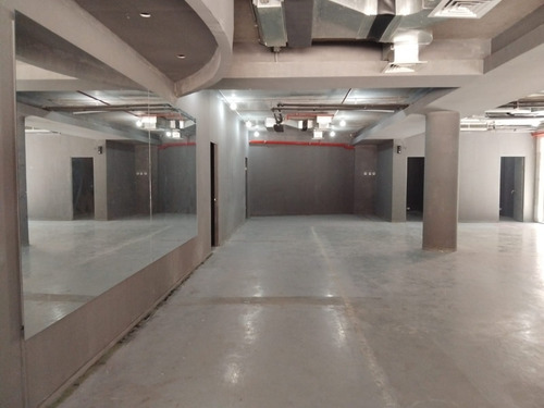 Excelente Local 421m2 En Ciudad Empresarial Diversos Usos