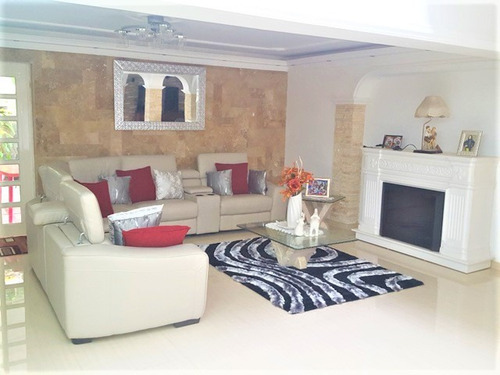 Casa En Venta En Cumbres De Curumo