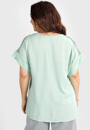 Imagen 4 de 4 de Blusa Remera De Poplin Manga Corta Puntillas Talles Grandes