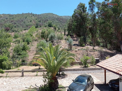 Casa En Venta De 6 Dorm. En Olmué