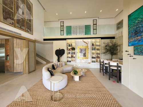 Casa En Venta, 5 Recámaras, Elevador, Remodelada Nueva, Amueblada,puerto Cancún.