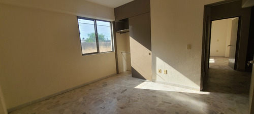 Edificio En Venta O Renta A Un Costado De La Unidad Deportiva De Av. Lazaro Cardenas