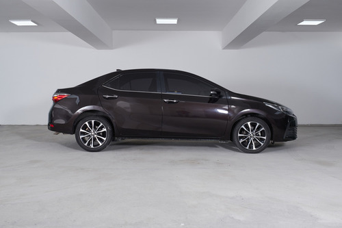 Imagen 6 de 12 de Toyota 2017 Corolla 1.8 Se-g L/17 Cvt