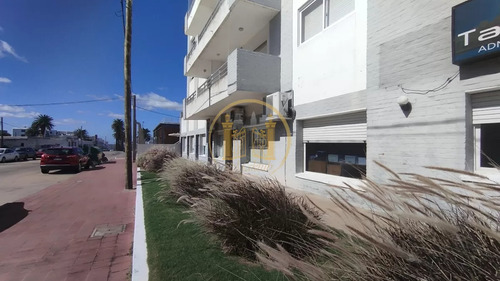 Apartamento En Venta, A Pasos Del Puerto, 1 Dormitorio