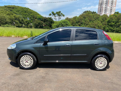 Imagem 3 de 13 de Fiat Punto Attractive 1.4 (flex)
