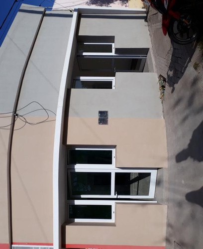 Venta De Excelente Complejo Locales Comercial En Serodino.