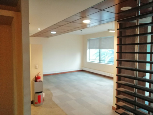 Arriendo Oficina Habilitada De 255,36 M2, Metro Pedro De Val