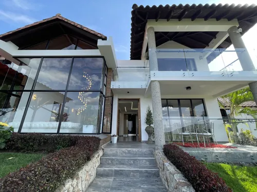 Casa En Venta En Arroyo Hondo. Cod V11628