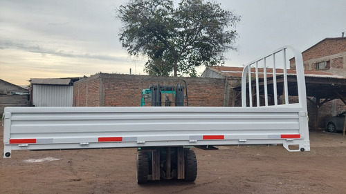 Carrocería Plana Con Barandas 3.83x1.94x0.40