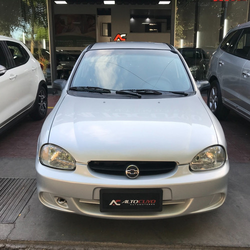 Imagen 3 de 8 de Chevrolet Corsa