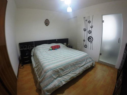 Imagen 6 de 13 de Apto En Venta 22-16523 Daisbelis Tarazona 0424-2925931