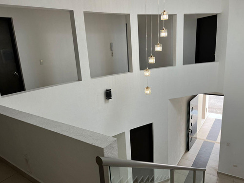Fracc Las Palmas Casa En Venta Excelente Estado , 3 Recámaras Con A/c Y Persianas