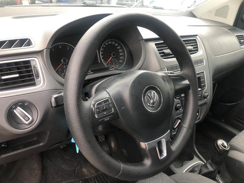 Imagen 18 de 25 de Volkswagen Suran 1.6 C/gnc Confortline Año 2013 - Liv Motors