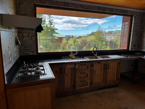 Casa Cerca De Puerto Varas Con Vista Al Lago Y Volcanes