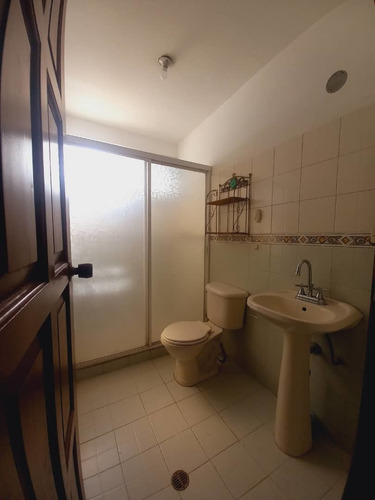 Imagen 6 de 11 de Apartamento En Alquiler Residencia Portachuelo Ah