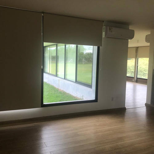 Imagen 9 de 27 de Casa En Venta Ambientes Amplios, 3 Dormitorios + Servicio. 310 M2 + Terreno. Vale La Pena Coordinar Visita!